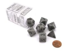 CHX25410 - Chessex 7 Die Set Grey/Black Opaque