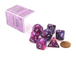CHX27457 - Chessex 7 Die Set Violet / White Festive